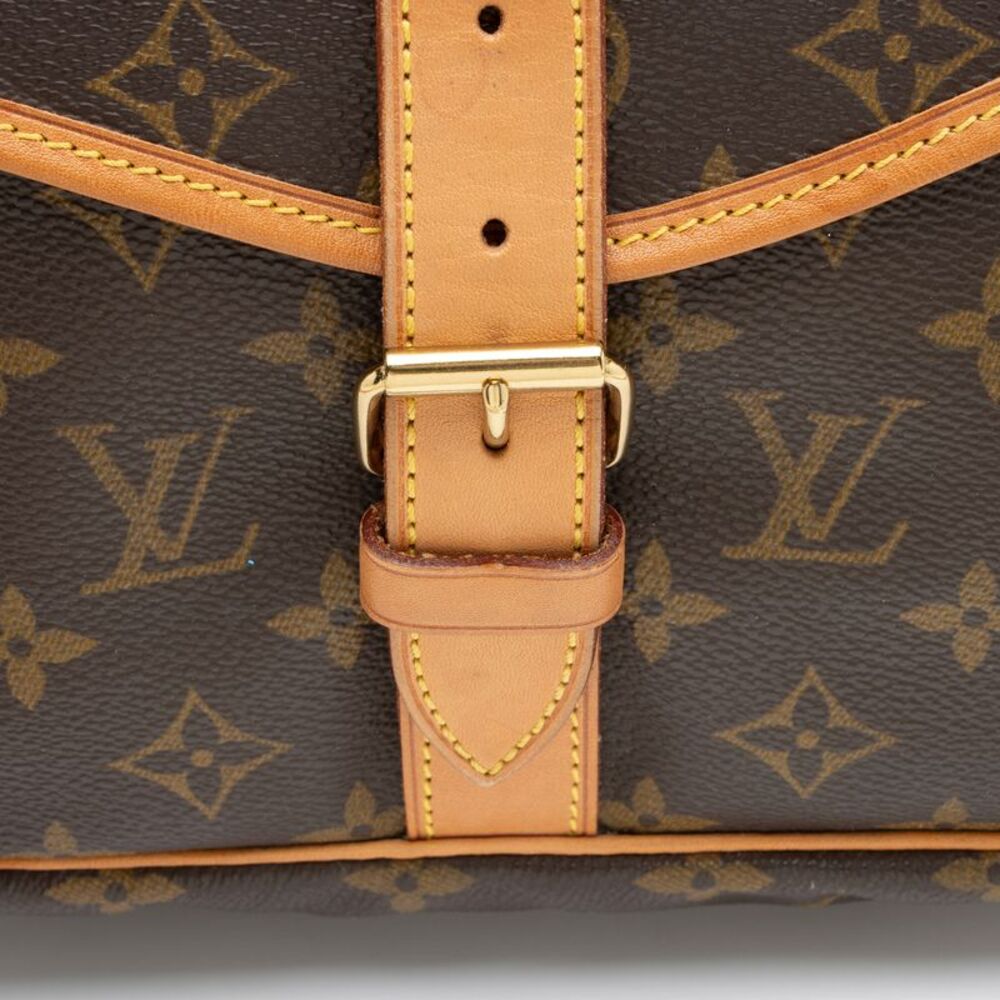 Louis Vuitton Vintage Monogram Canvas Saumur 35 Messenger - Picture 10 of 16